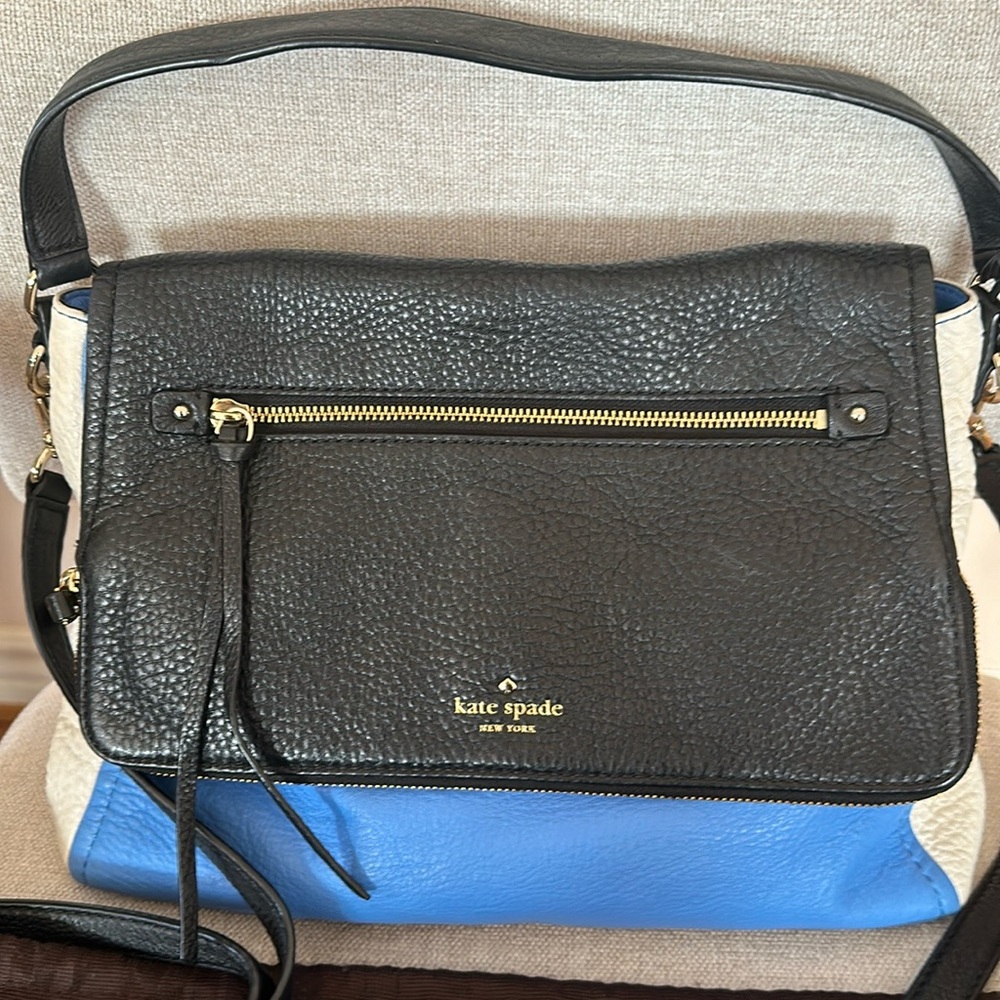 Kate Spade New York shoulder bag.